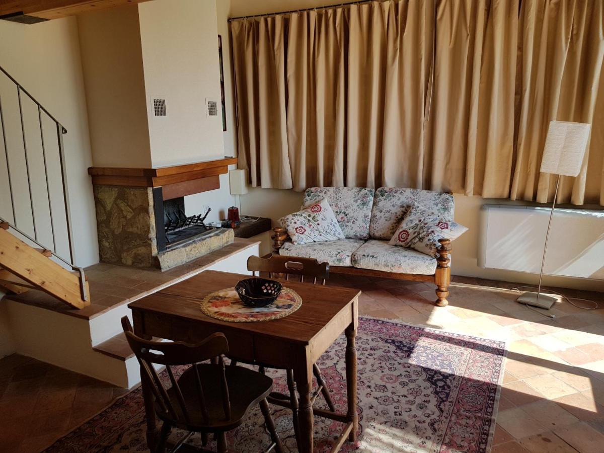 Agriturismo Casa Montecucco Джункарико Экстерьер фото